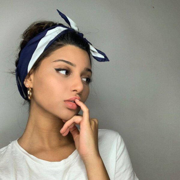 SIGNATURE SILK SCARF - WHITE & BLUE